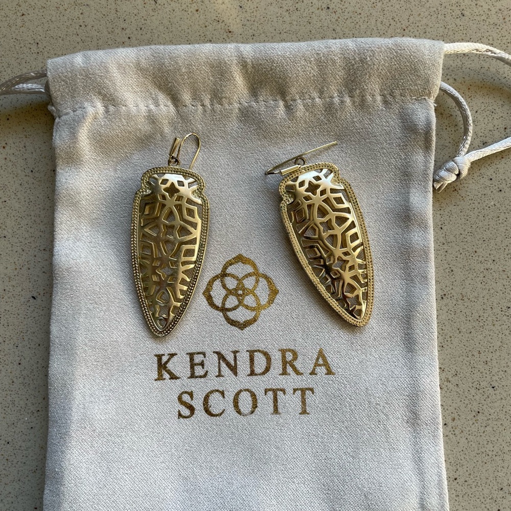 Kendra Scott Sadie Spear Earrings Gold